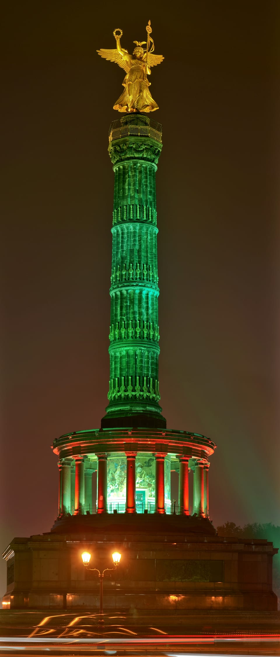 Berlin Victory Column surrounded by Tiergarten trees.